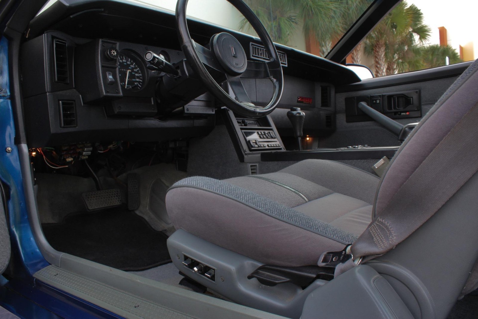 Chevrolet-Camaro-1989-Coupe-14