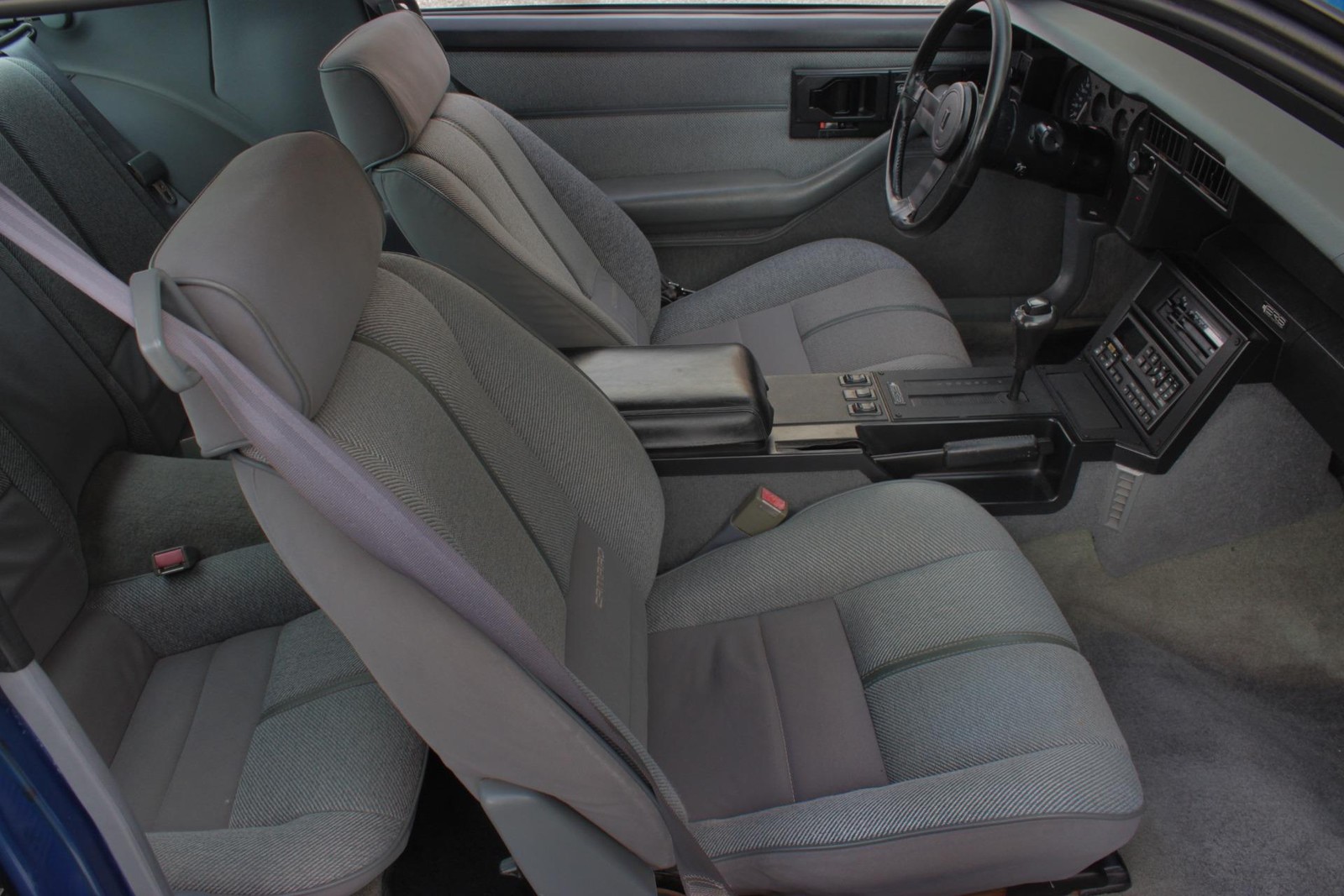 Chevrolet-Camaro-1989-Coupe-15