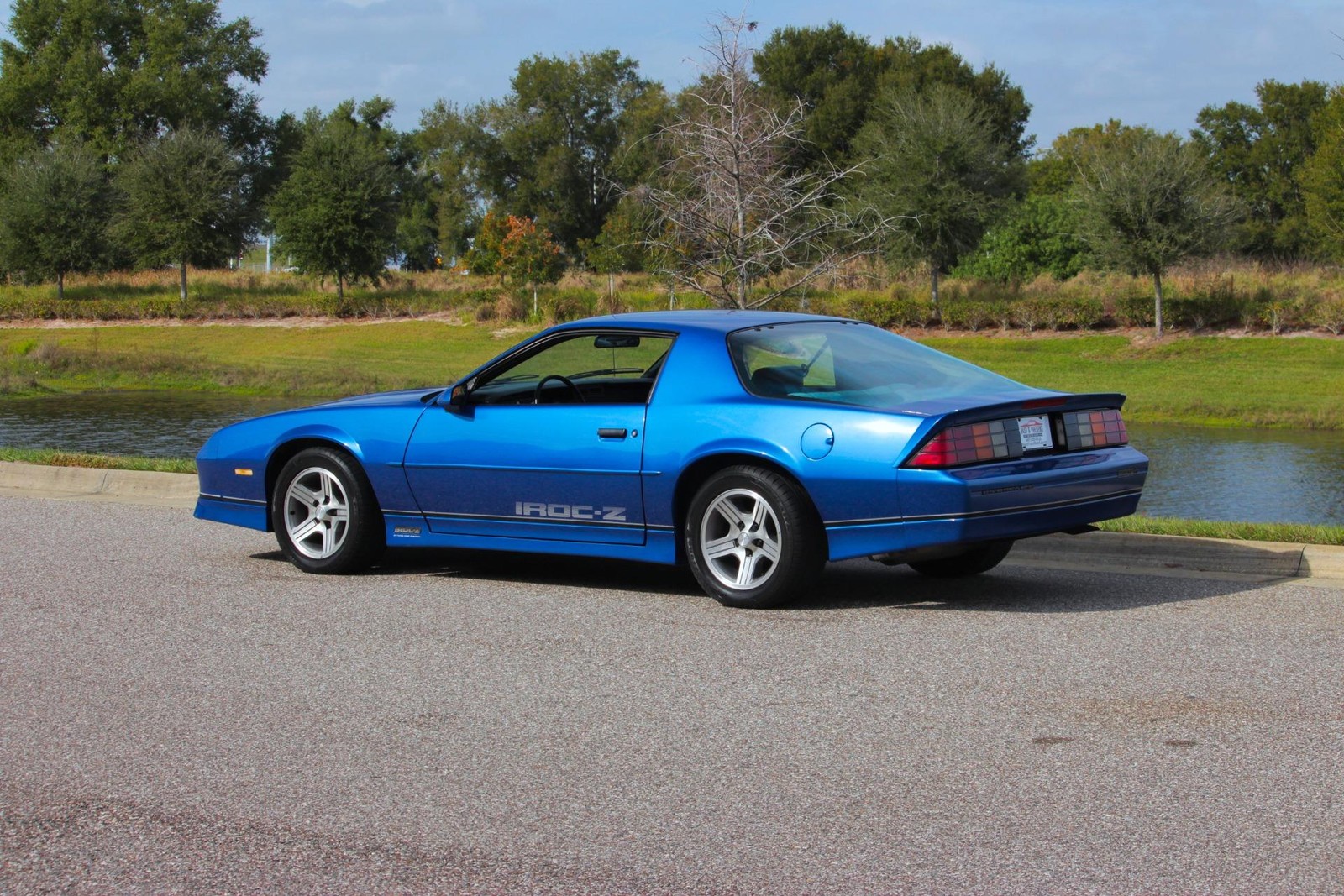 Chevrolet-Camaro-1989-Coupe-19