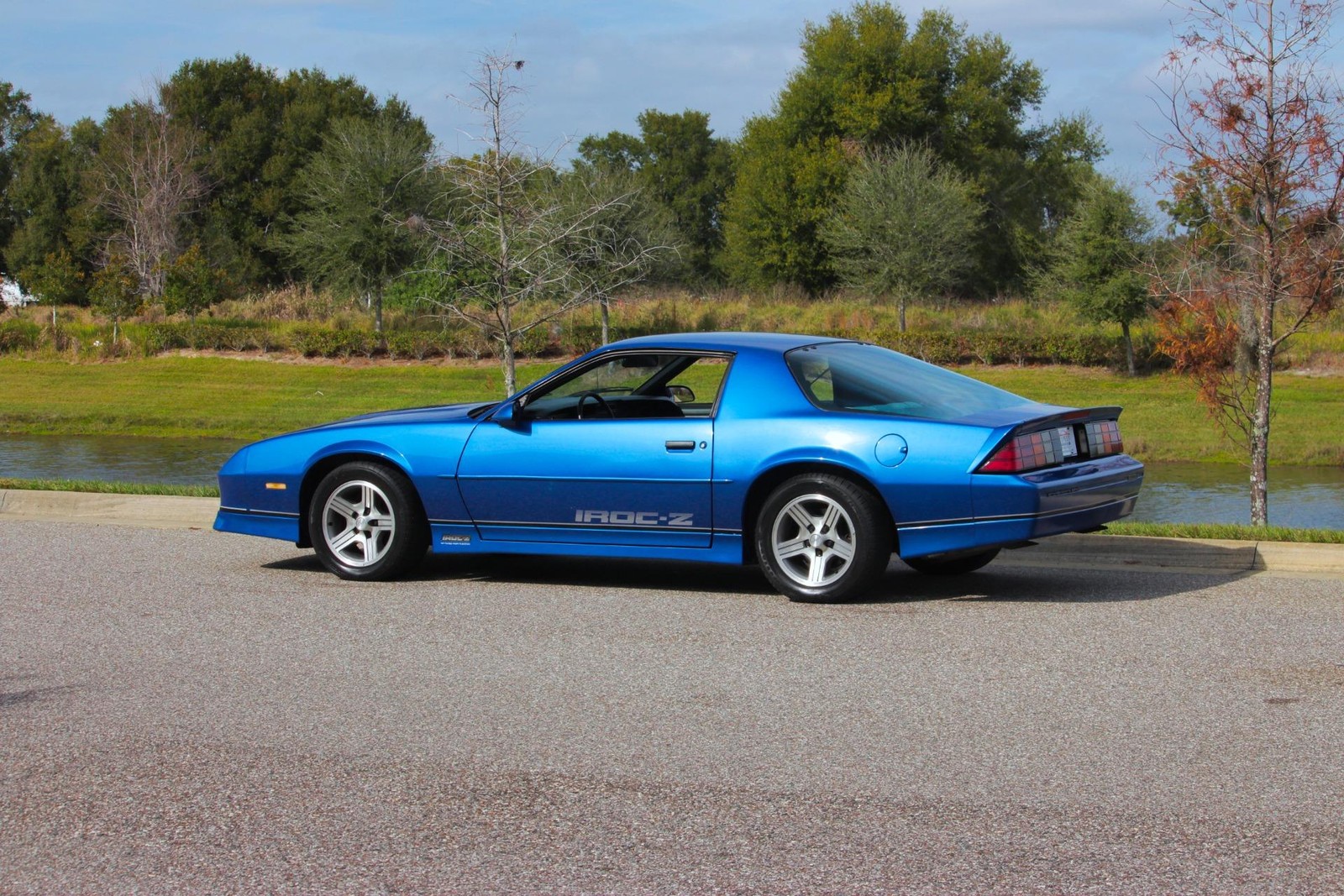 Chevrolet-Camaro-1989-Coupe-20