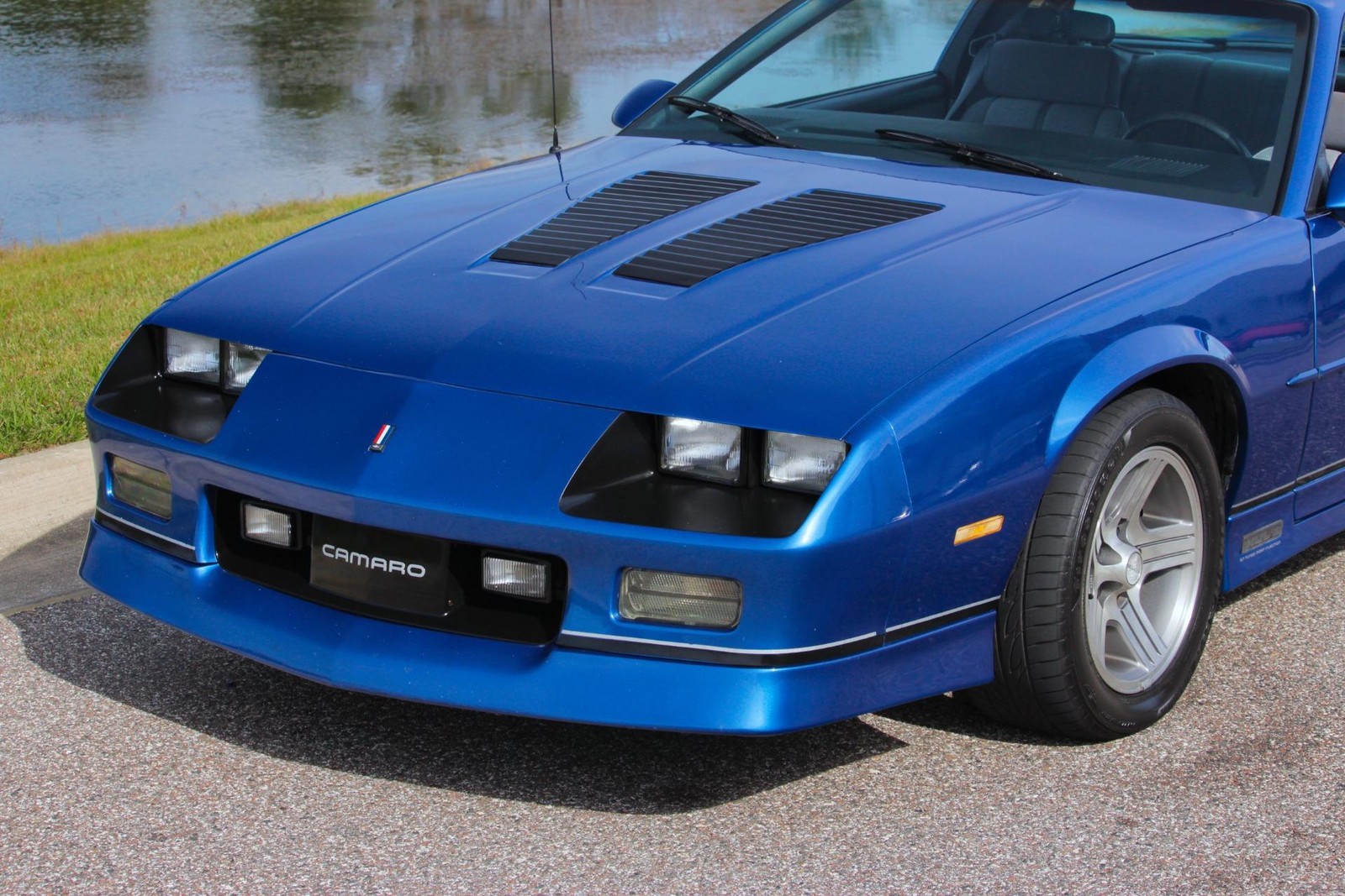 Chevrolet-Camaro-1989-Coupe-28