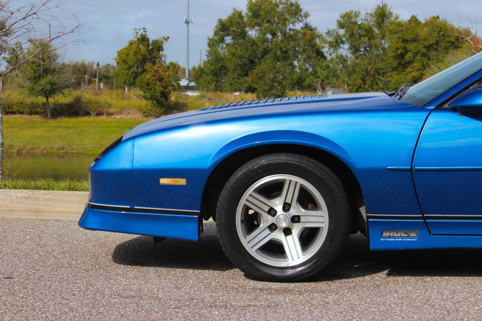 Chevrolet-Camaro-1989-Coupe-30