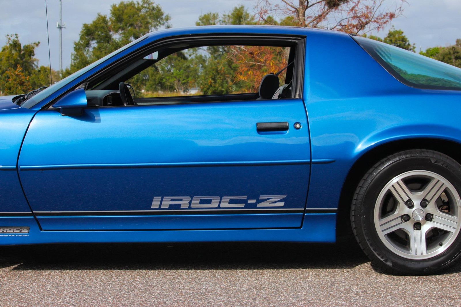 Chevrolet-Camaro-1989-Coupe-31