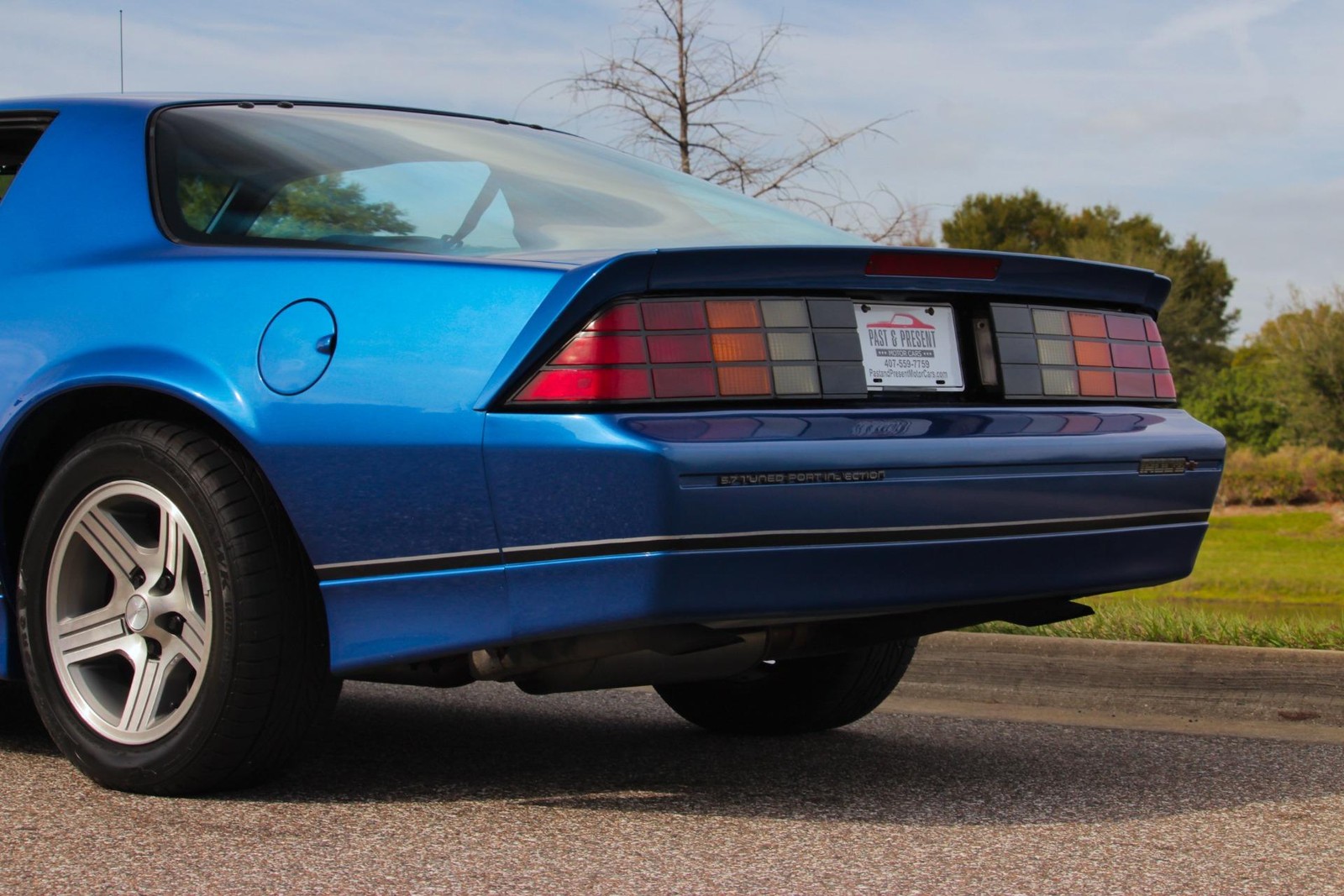 Chevrolet-Camaro-1989-Coupe-34