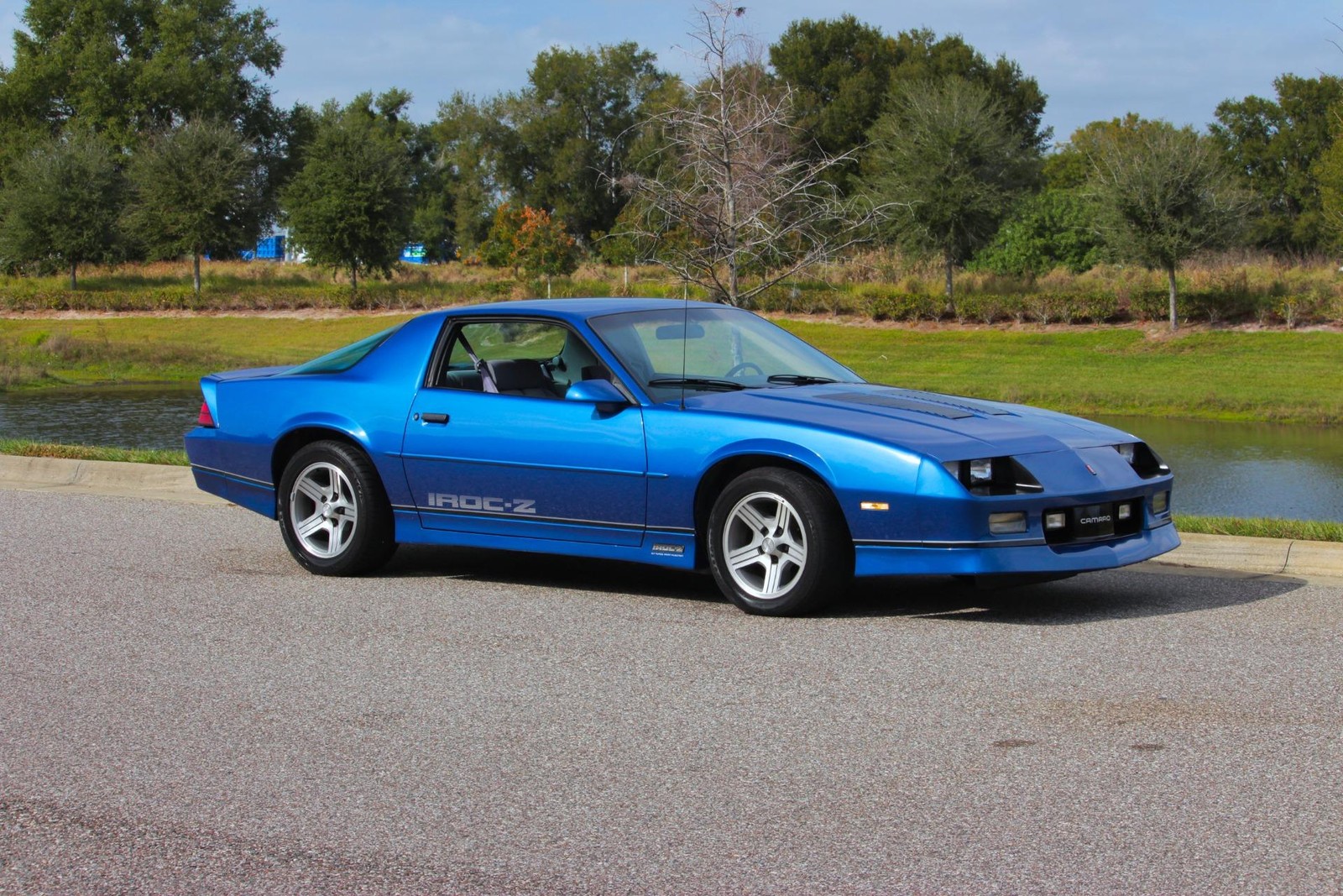 Chevrolet-Camaro-1989-Coupe-35
