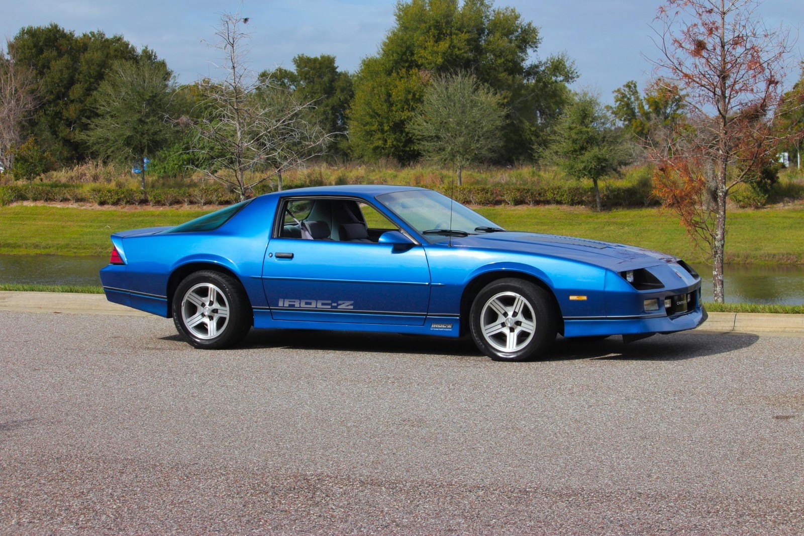 Chevrolet-Camaro-1989-Coupe-36