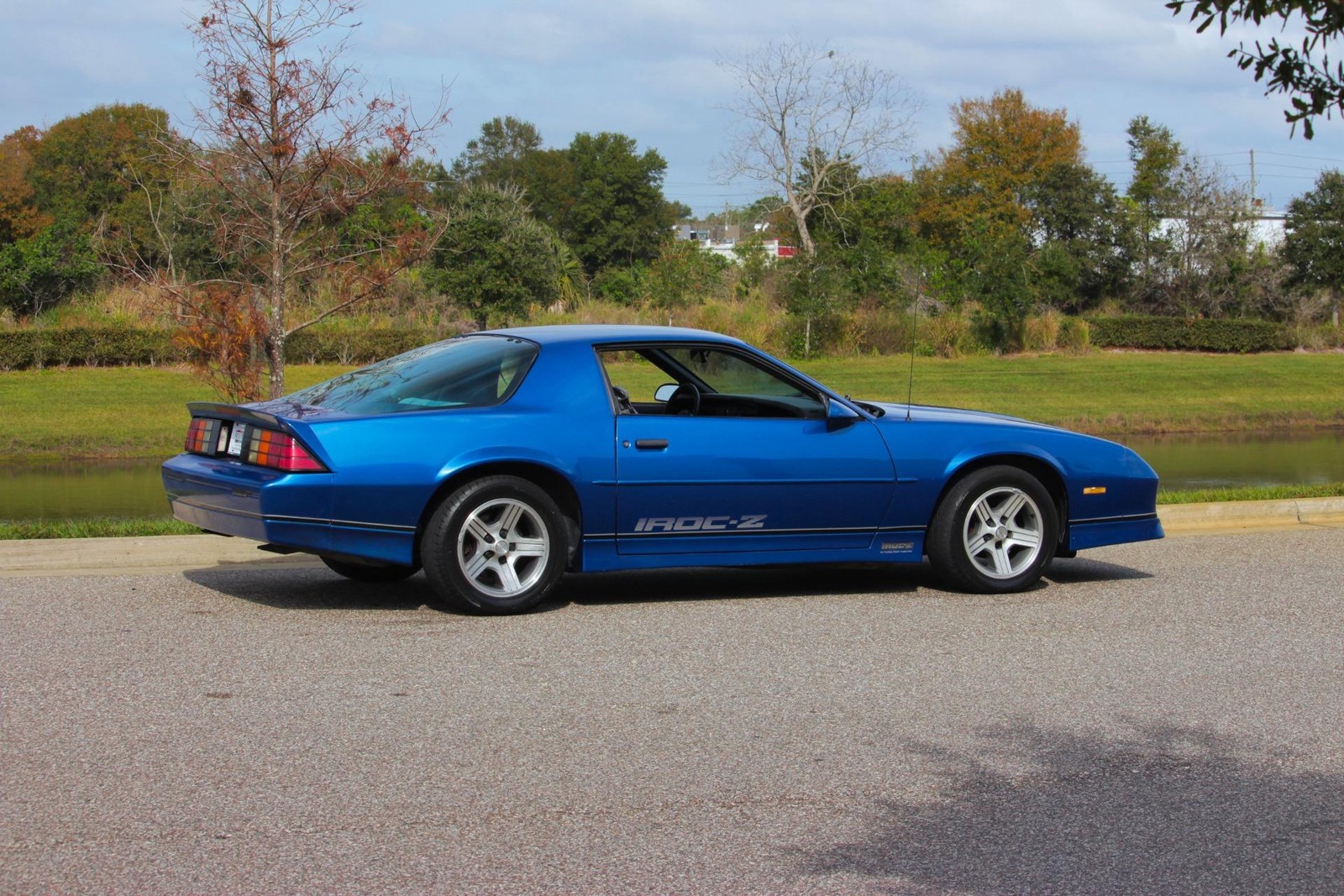 Chevrolet-Camaro-1989-Coupe-38