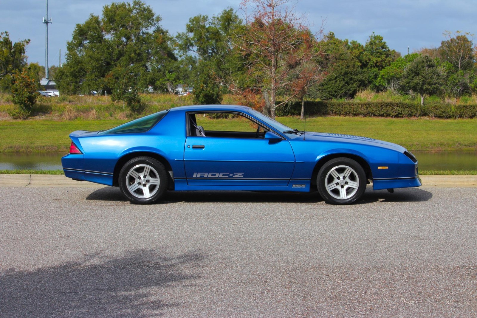 Chevrolet-Camaro-1989-Coupe-6