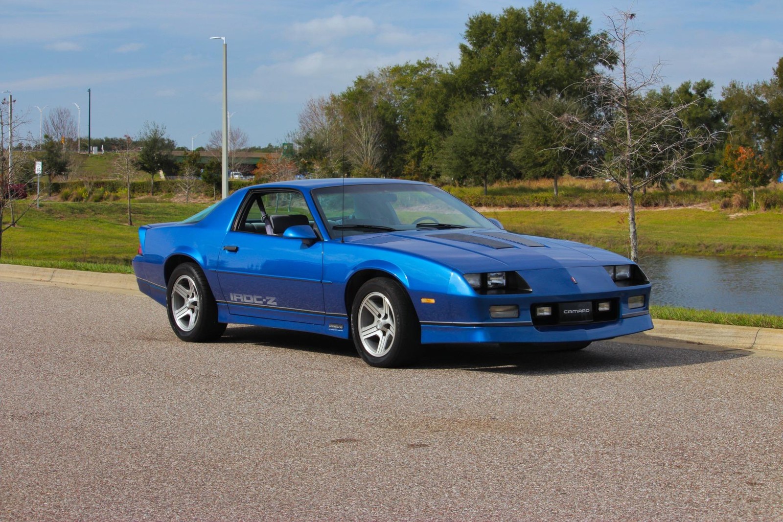 Chevrolet-Camaro-1989-Coupe-8
