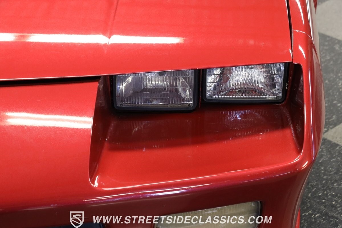 Chevrolet-Camaro-1990-Convertible-17