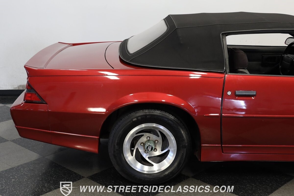 Chevrolet-Camaro-1990-Convertible-25