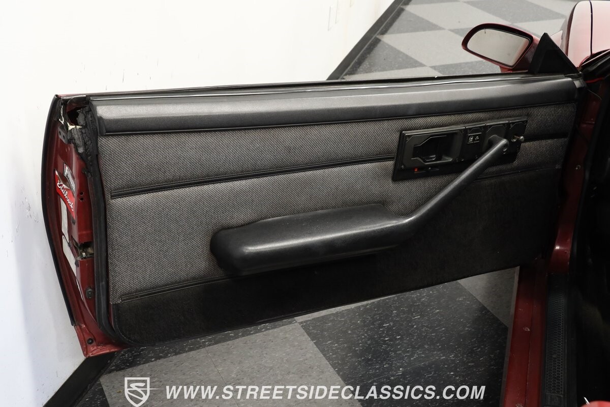 Chevrolet-Camaro-1990-Convertible-31