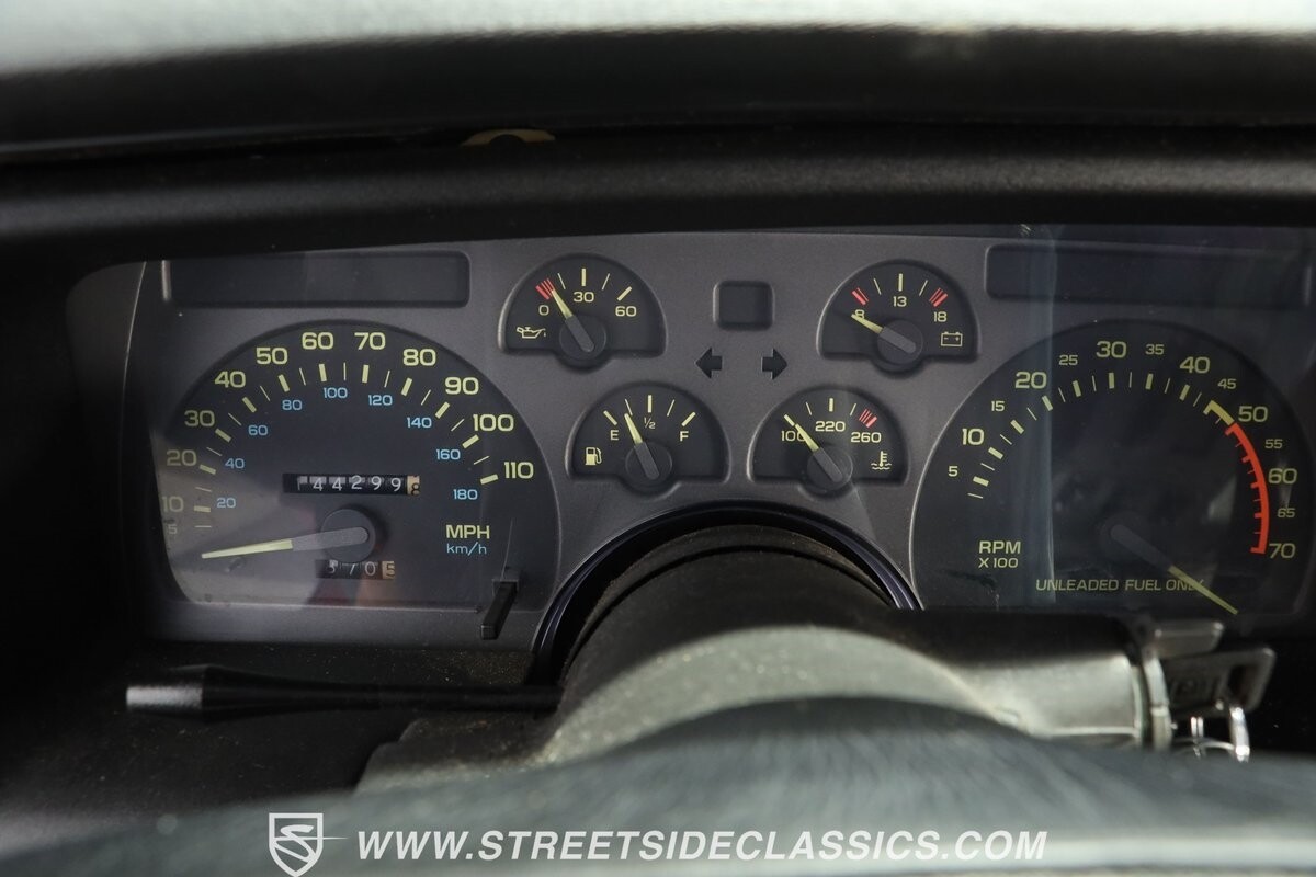 Chevrolet-Camaro-1990-Convertible-34