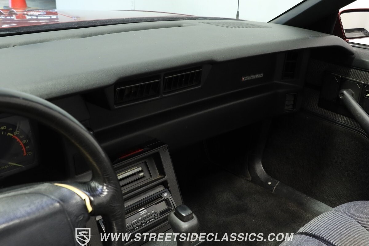 Chevrolet-Camaro-1990-Convertible-38