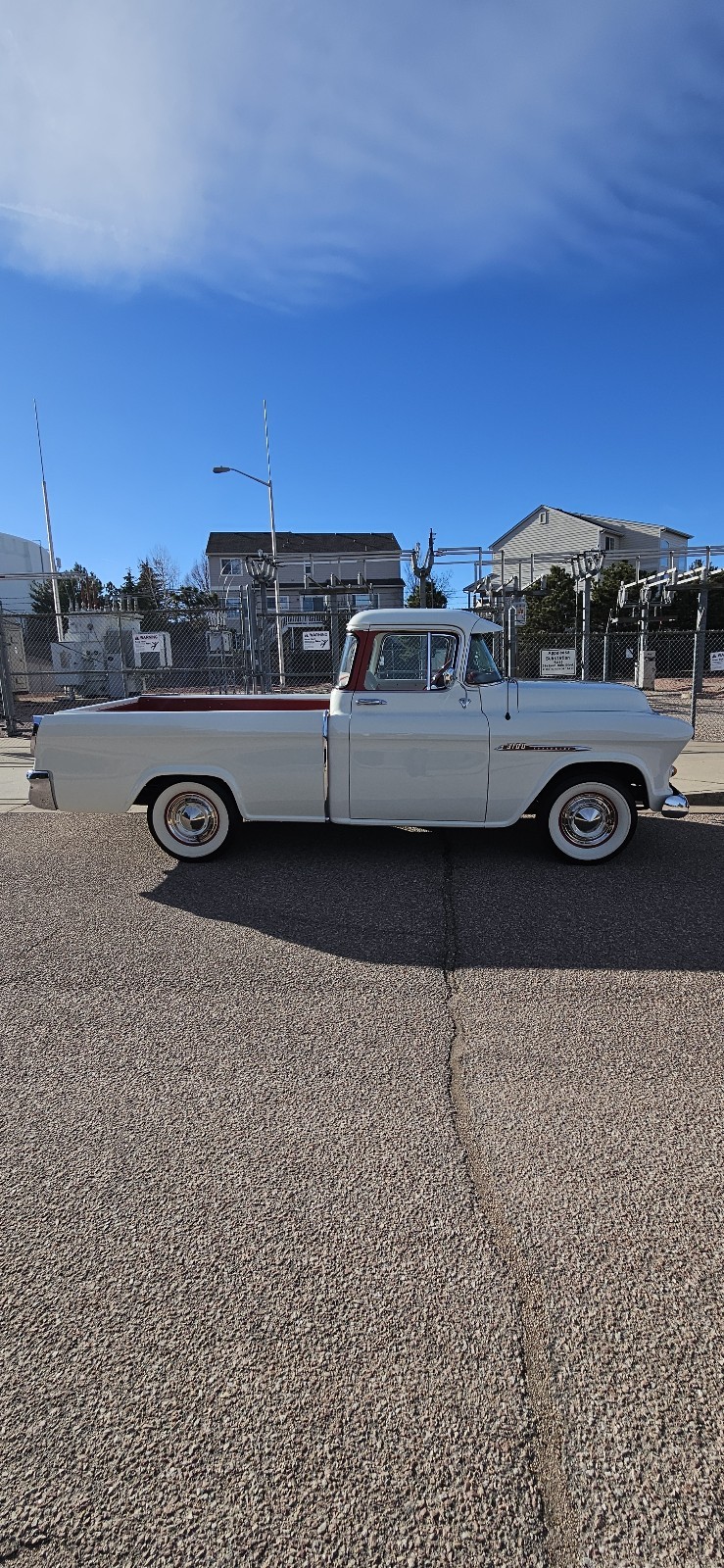 Chevrolet-Cameo-Carrier-1955-12