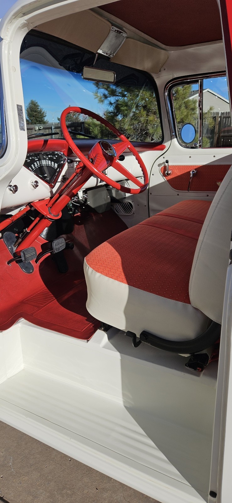 Chevrolet-Cameo-Carrier-1955-35