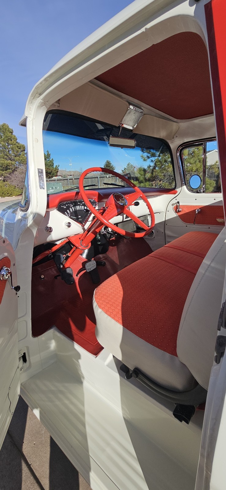 Chevrolet-Cameo-Carrier-1955-36