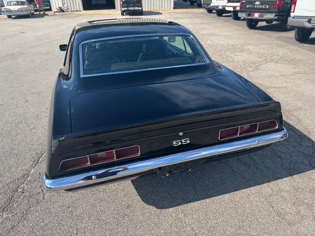 Chevrolet-Camrao-Resto-mod-slick-paint-LS-V8-4l60-cold-ac-1969-12