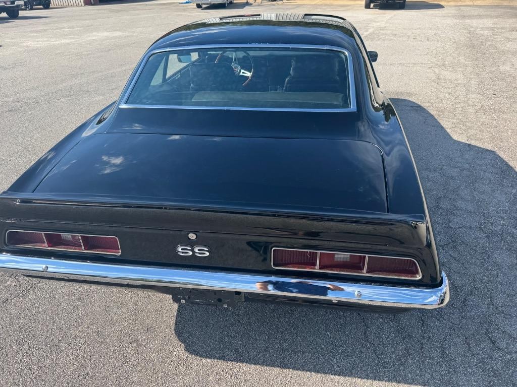 Chevrolet-Camrao-Resto-mod-slick-paint-LS-V8-4l60-cold-ac-1969-13