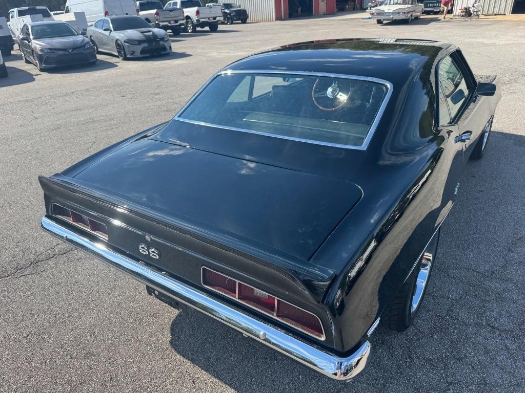 Chevrolet-Camrao-Resto-mod-slick-paint-LS-V8-4l60-cold-ac-1969-14