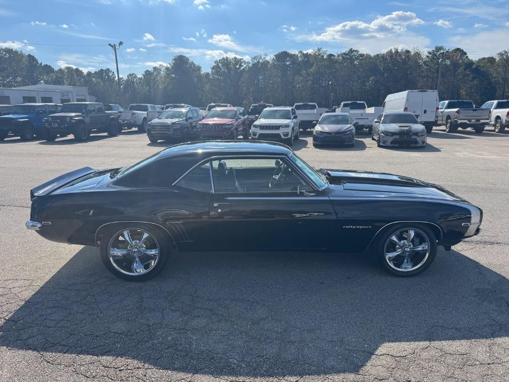 Chevrolet-Camrao-Resto-mod-slick-paint-LS-V8-4l60-cold-ac-1969-15