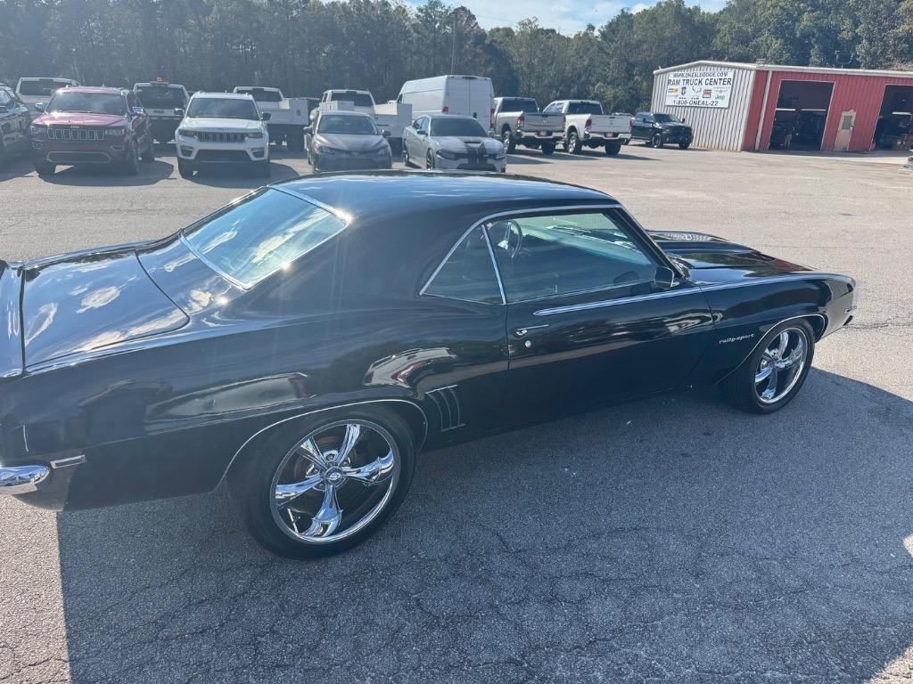 Chevrolet-Camrao-Resto-mod-slick-paint-LS-V8-4l60-cold-ac-1969-16