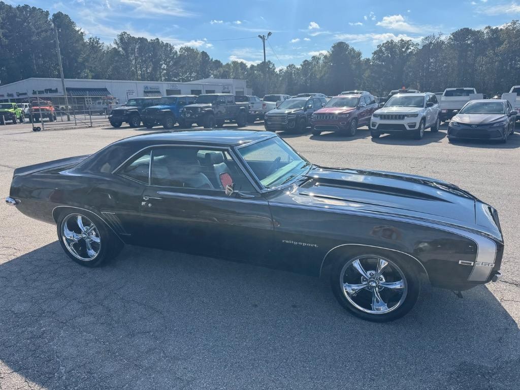 Chevrolet-Camrao-Resto-mod-slick-paint-LS-V8-4l60-cold-ac-1969-18