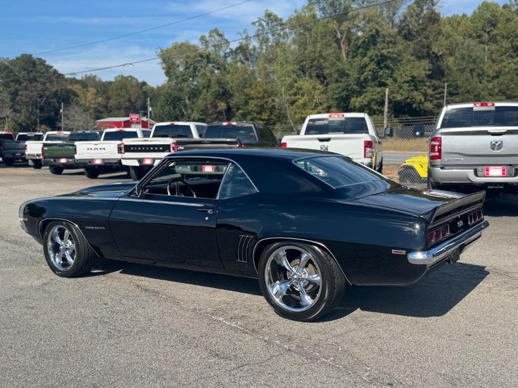 Chevrolet-Camrao-Resto-mod-slick-paint-LS-V8-4l60-cold-ac-1969-2