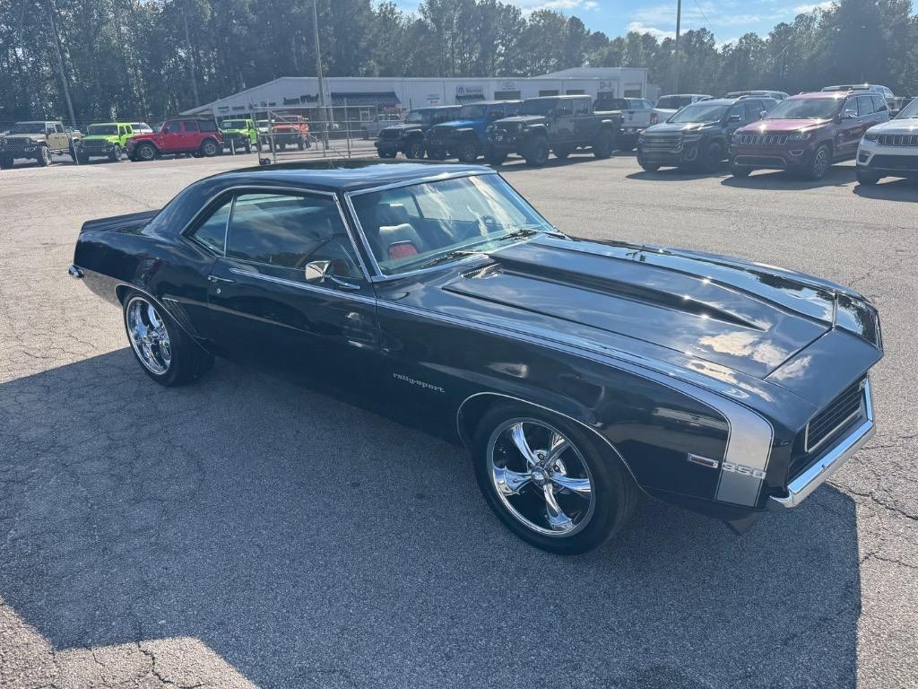 Chevrolet-Camrao-Resto-mod-slick-paint-LS-V8-4l60-cold-ac-1969-21