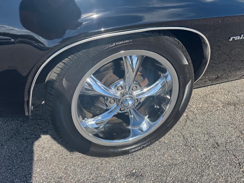 Chevrolet-Camrao-Resto-mod-slick-paint-LS-V8-4l60-cold-ac-1969-26