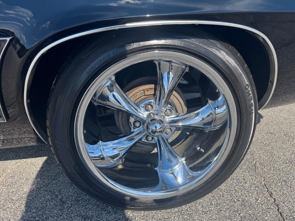 Chevrolet-Camrao-Resto-mod-slick-paint-LS-V8-4l60-cold-ac-1969-28