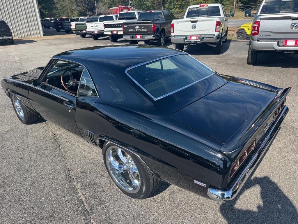 Chevrolet-Camrao-Resto-mod-slick-paint-LS-V8-4l60-cold-ac-1969-29