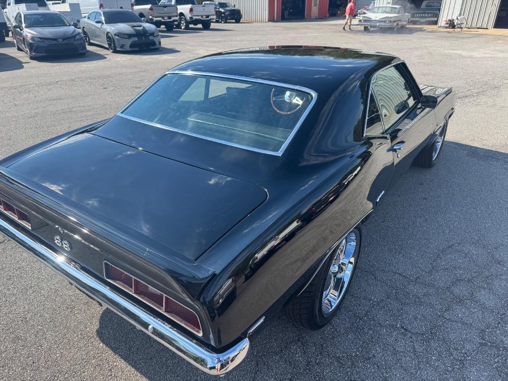 Chevrolet-Camrao-Resto-mod-slick-paint-LS-V8-4l60-cold-ac-1969-31