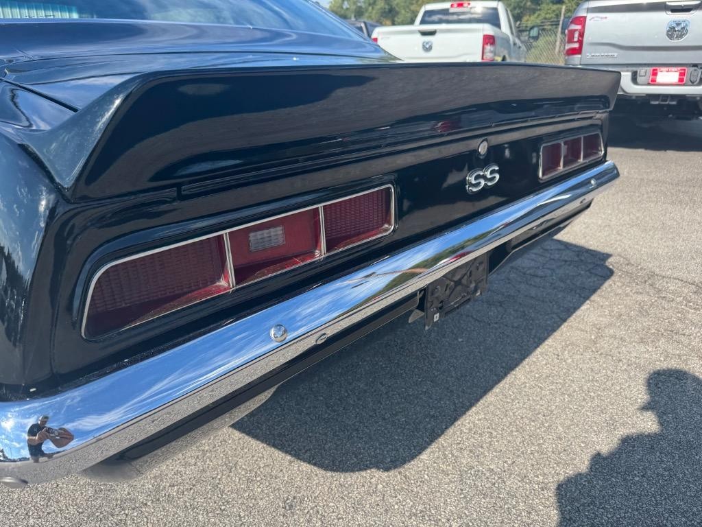 Chevrolet-Camrao-Resto-mod-slick-paint-LS-V8-4l60-cold-ac-1969-32