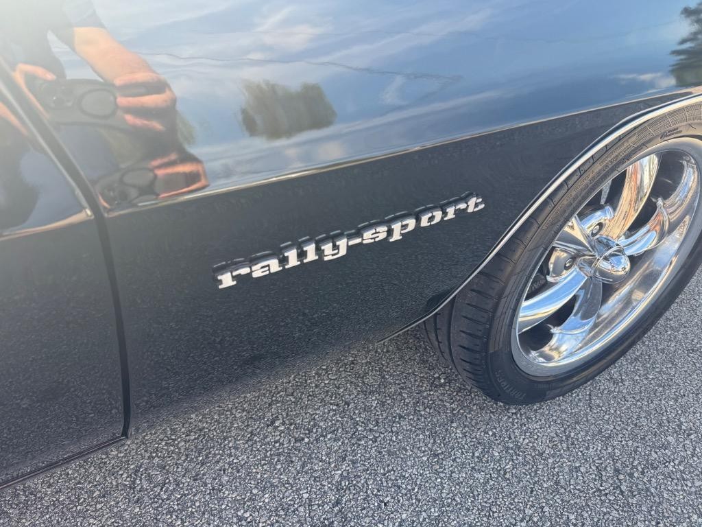 Chevrolet-Camrao-Resto-mod-slick-paint-LS-V8-4l60-cold-ac-1969-36