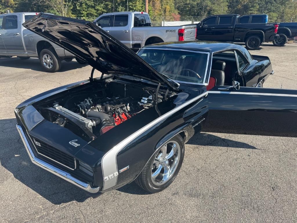 Chevrolet-Camrao-Resto-mod-slick-paint-LS-V8-4l60-cold-ac-1969-5