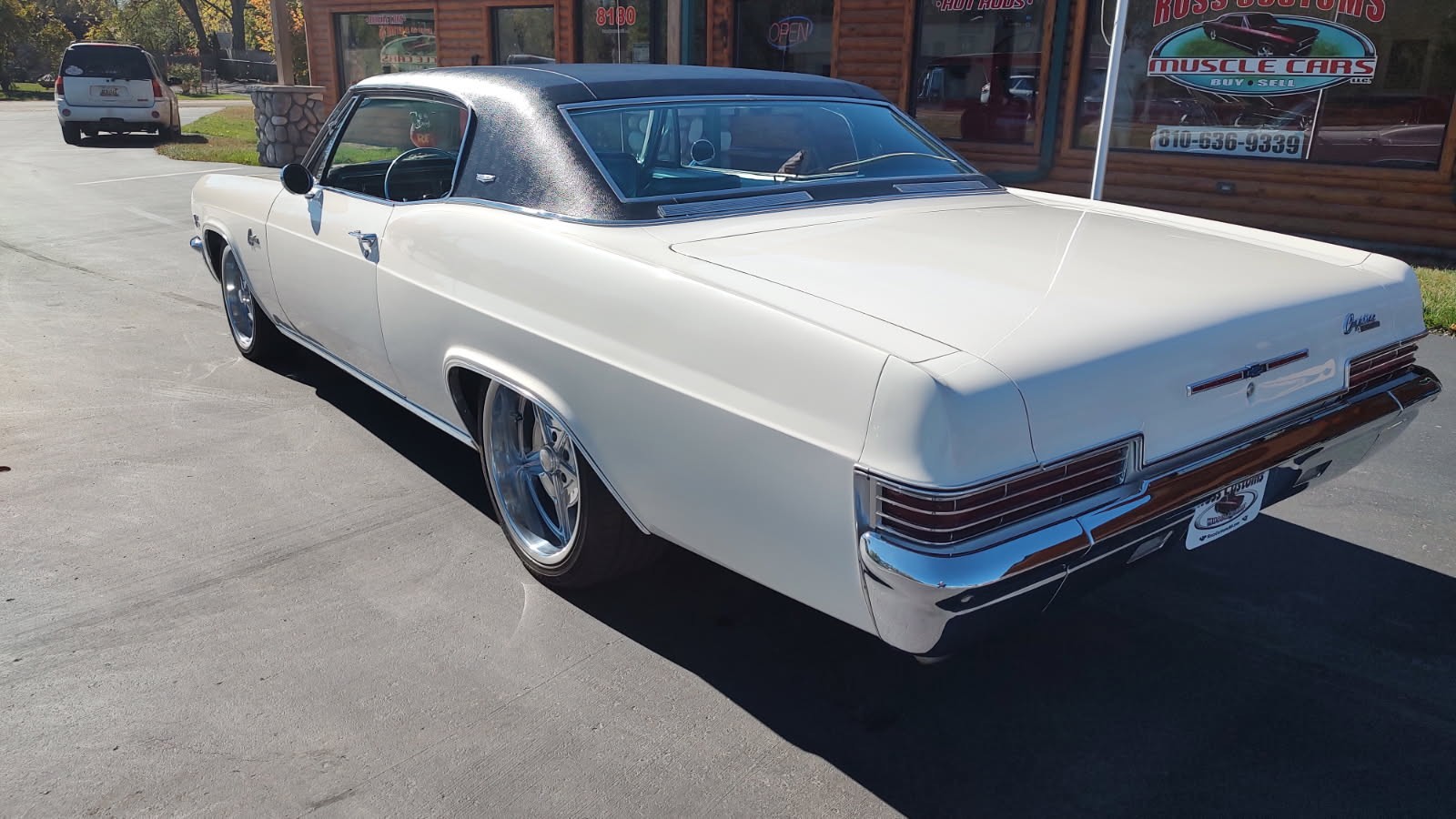 Chevrolet-Caprice-1966-2-Door-Coupe-10