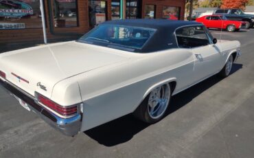 Chevrolet-Caprice-1966-2-Door-Coupe-13