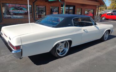 Chevrolet-Caprice-1966-2-Door-Coupe-16