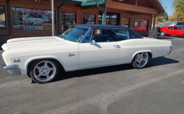 Chevrolet-Caprice-1966-2-Door-Coupe-2