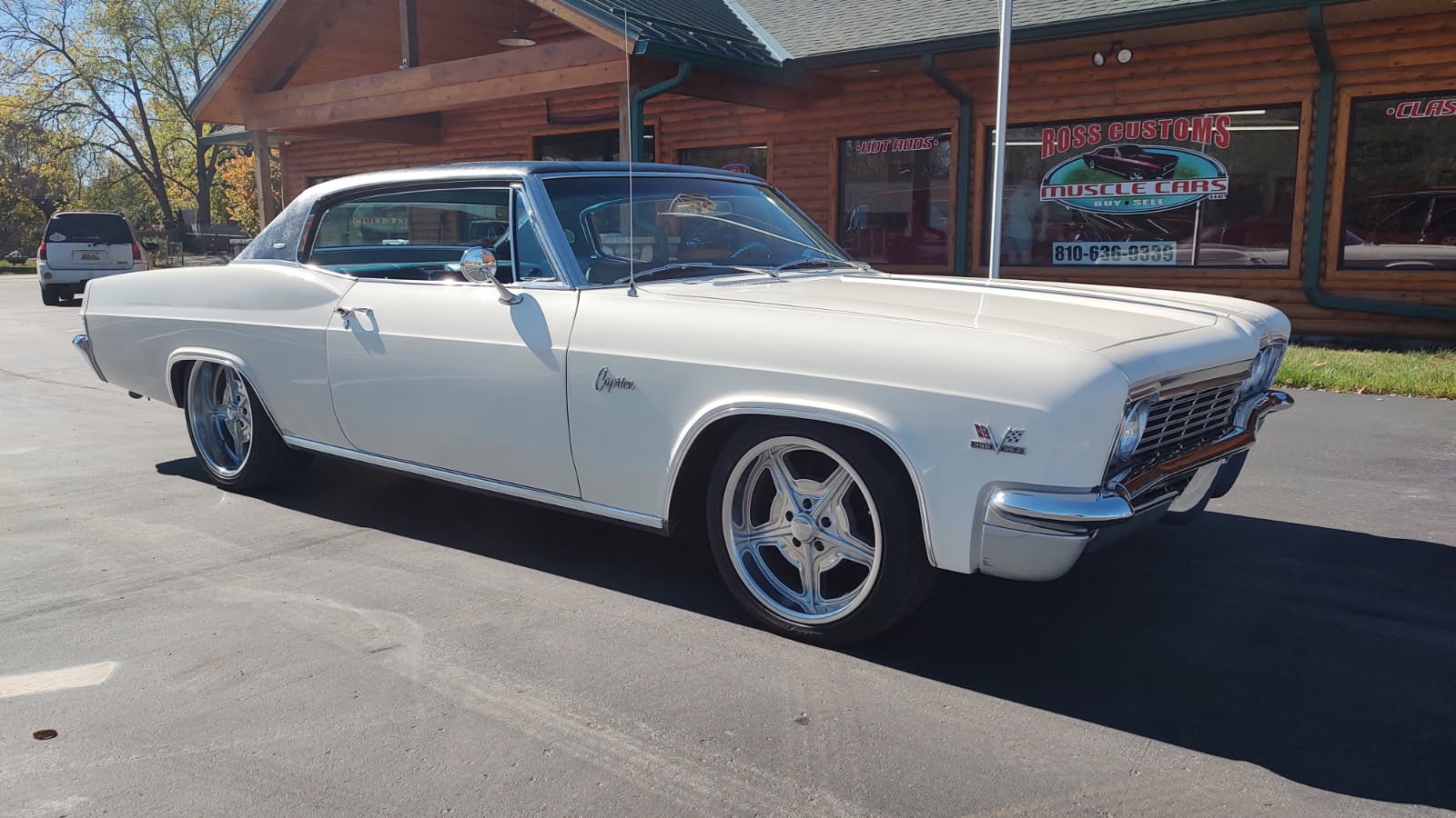 Chevrolet-Caprice-1966-2-Door-Coupe-23