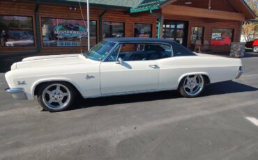 Chevrolet-Caprice-1966-2-Door-Coupe-3