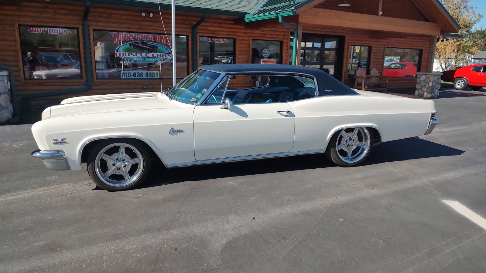 Chevrolet-Caprice-1966-2-Door-Coupe-3