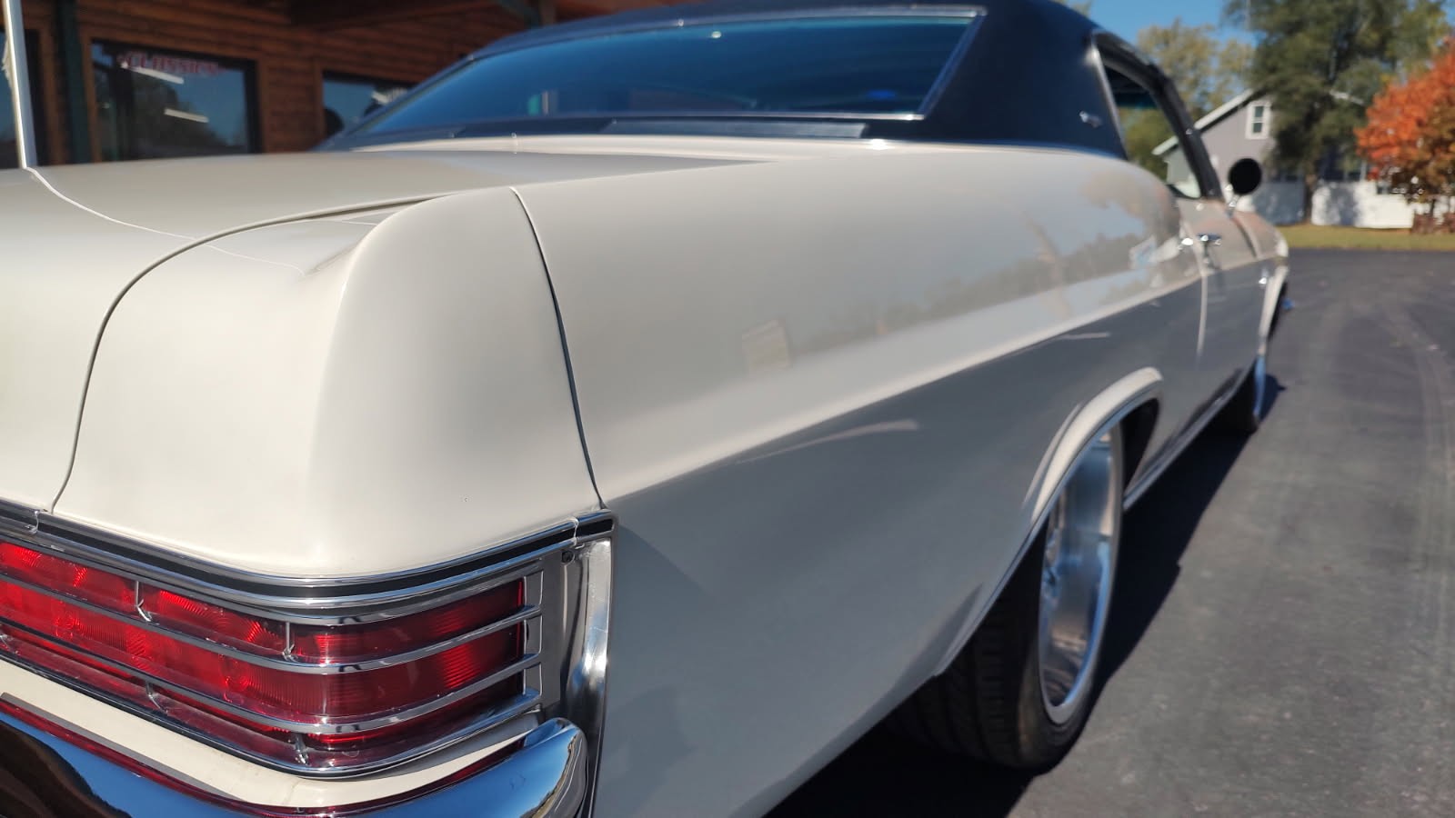 Chevrolet-Caprice-1966-2-Door-Coupe-33