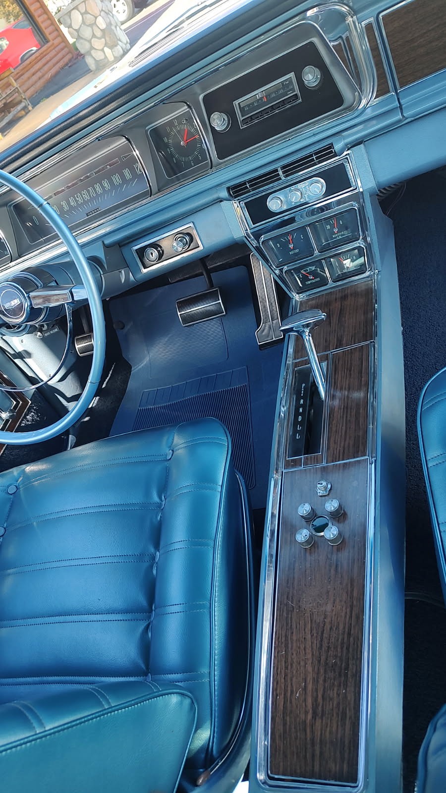 Chevrolet-Caprice-1966-2-Door-Coupe-35