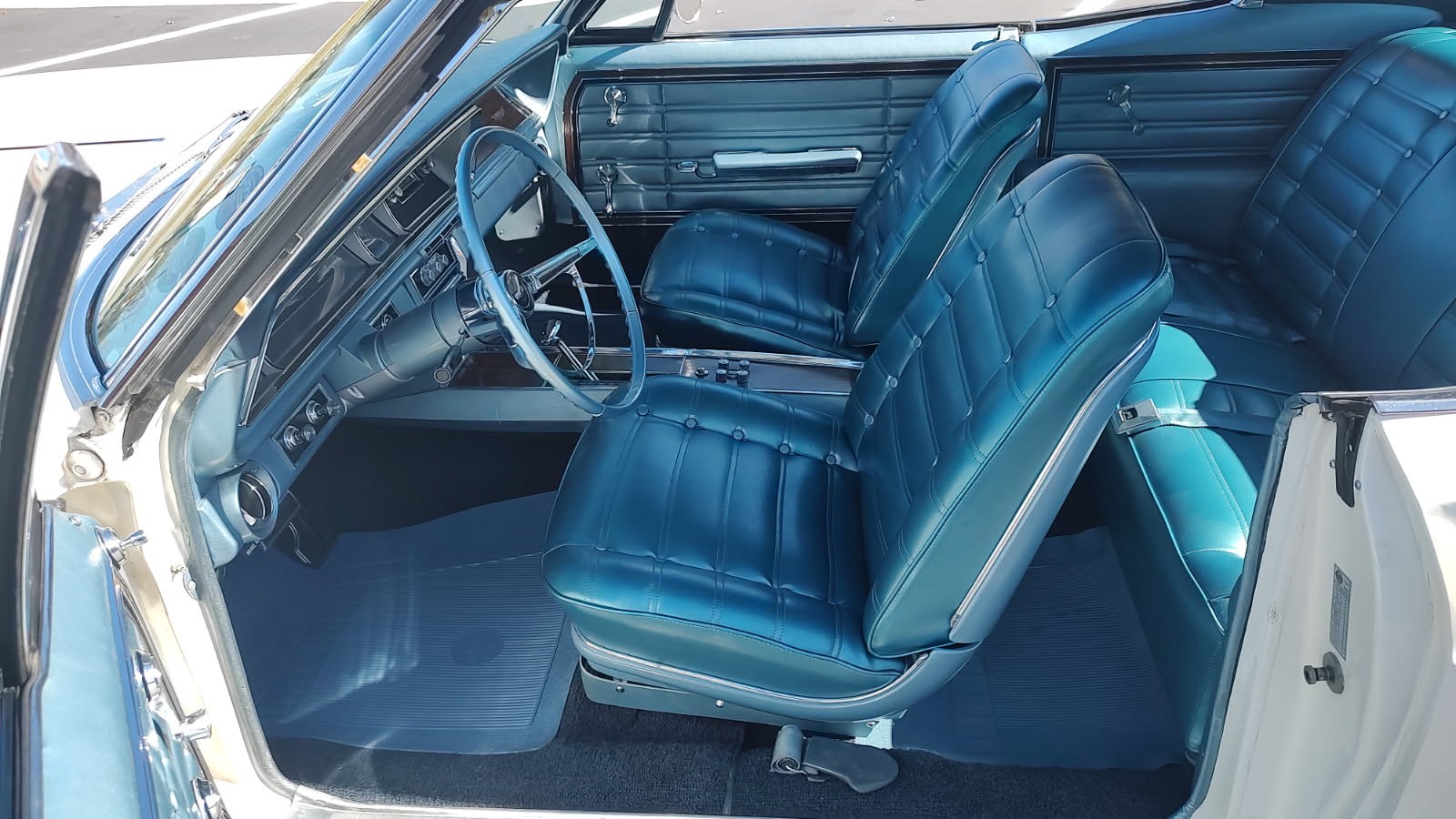 Chevrolet-Caprice-1966-2-Door-Coupe-36