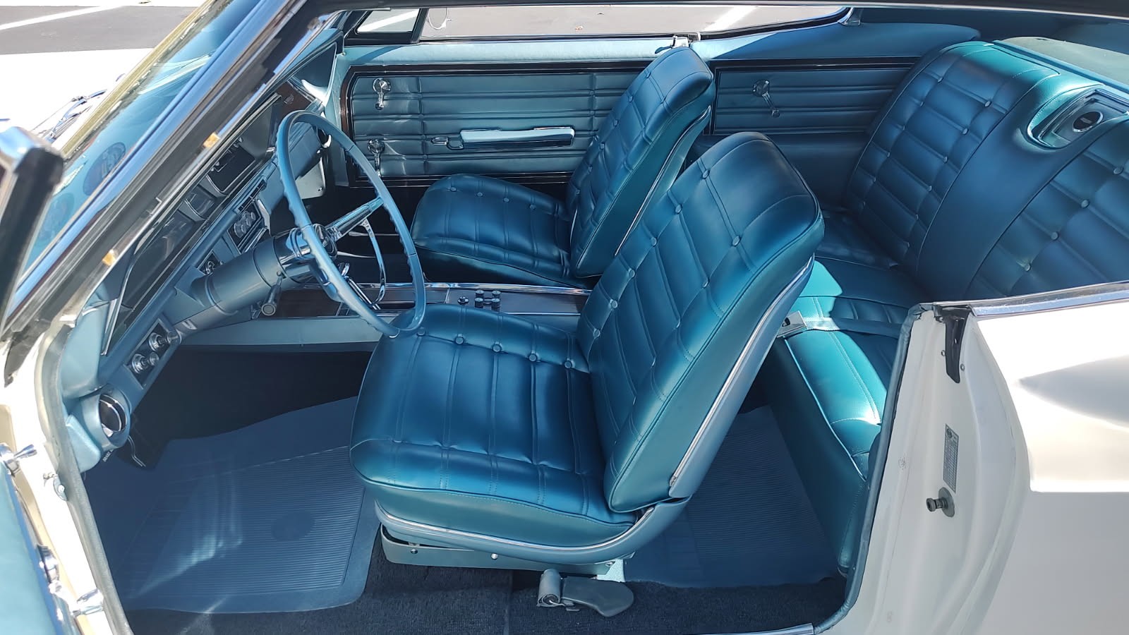 Chevrolet-Caprice-1966-2-Door-Coupe-39