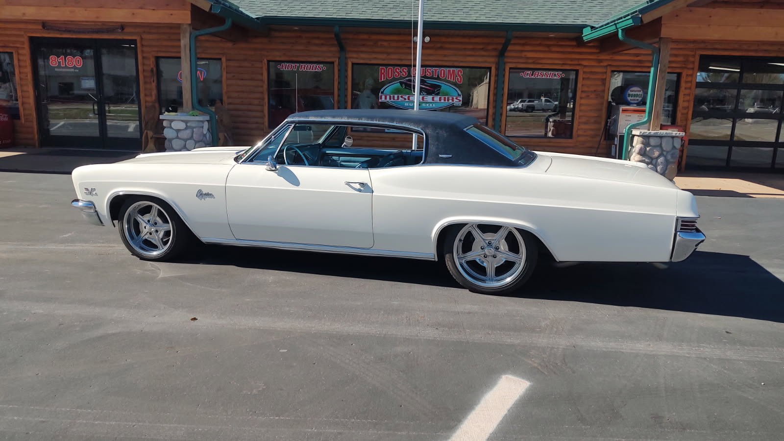 Chevrolet-Caprice-1966-2-Door-Coupe-7