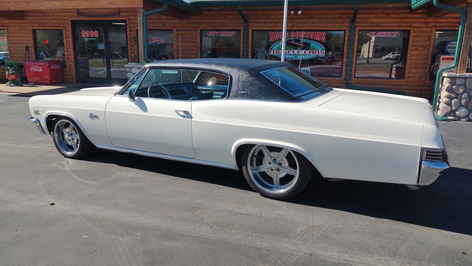 Chevrolet-Caprice-1966-2-Door-Coupe-8