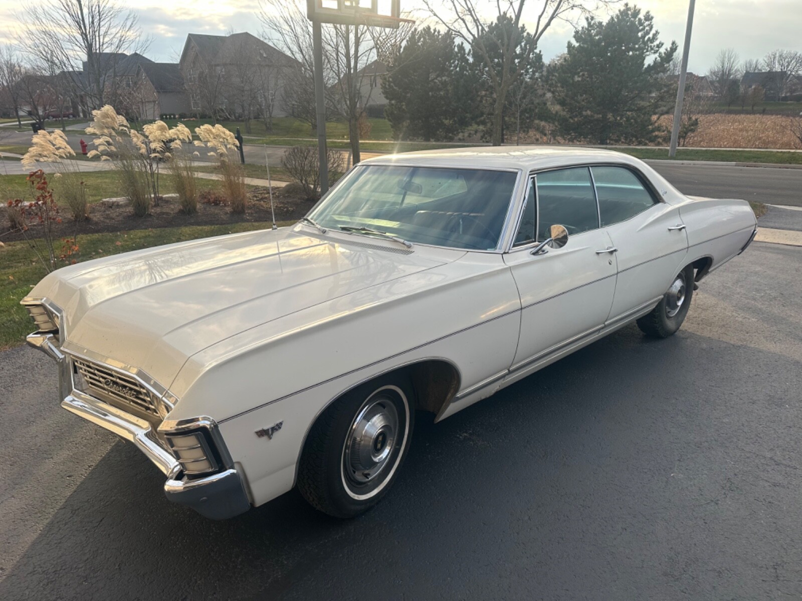 Chevrolet-Caprice-1967-Sedan-1